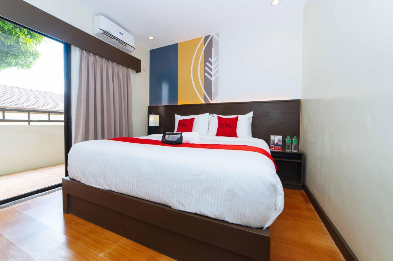 Reddoorz Premium @ Sta Rosa Tagaytay Road Hotel Silang Bagian luar foto
