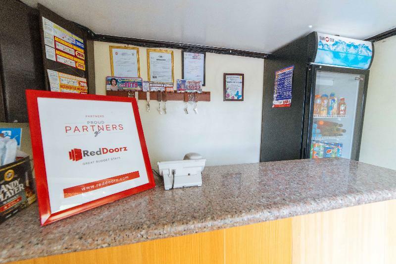 Reddoorz Premium @ Sta Rosa Tagaytay Road Hotel Silang Bagian luar foto
