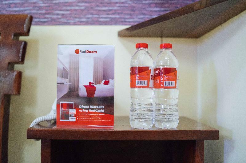 Reddoorz Premium @ Sta Rosa Tagaytay Road Hotel Silang Bagian luar foto
